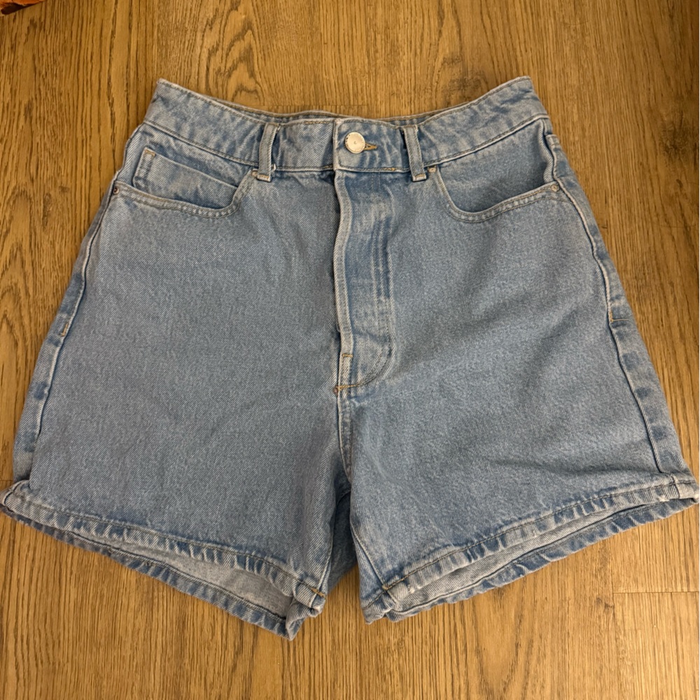 Zara Women's Light Blue Denim Shorts